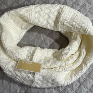 Michael Kors infinity Scarf Cable Knit one size fits all
